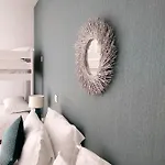 Marsuites Nocleg ze śniadaniem 3*