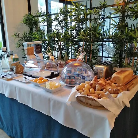 Nocleg ze śniadaniem Marsuites 3*