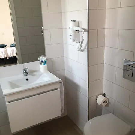 Marsuites Nocleg ze śniadaniem 3*