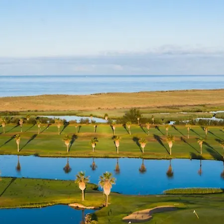 לינה וארוחת בוקר Marsuites 4*