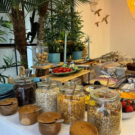 Bed & Breakfast Marsuites 4*